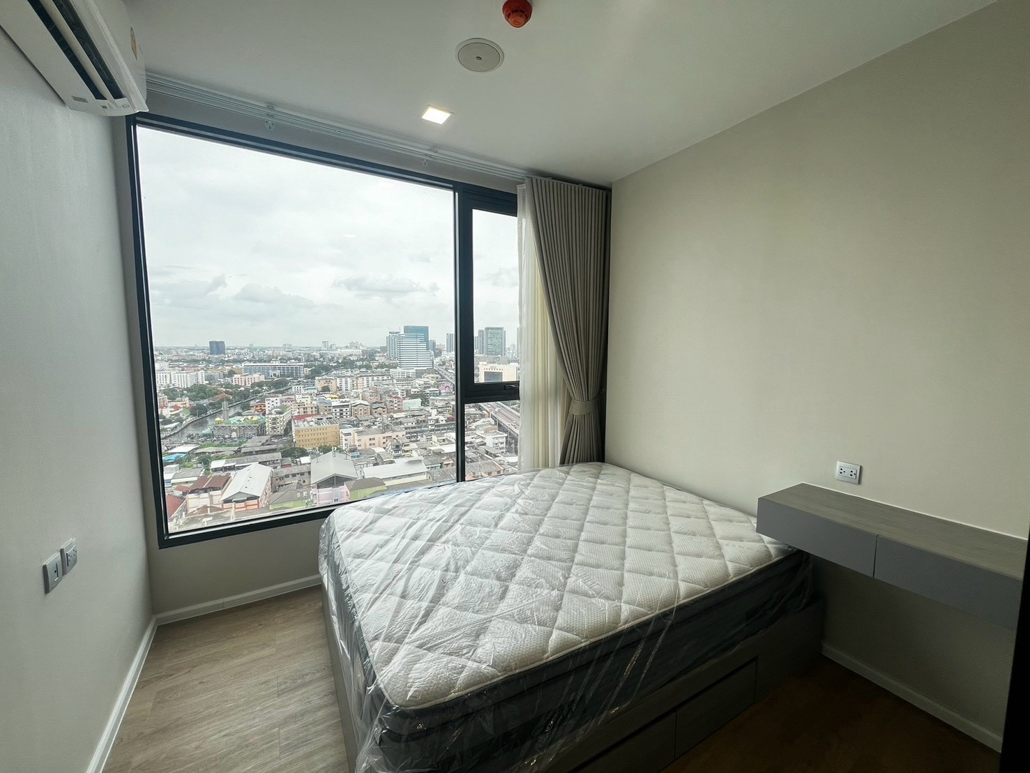 Modiz condo corner room for sale rhyme Ramkhamhaeng, near Ramkhamhaeng Station, Orange Line, only 80 m.