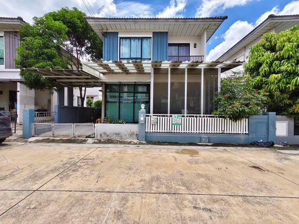 98191 - Semi-detached house for sale, detached house. There is space around the house, completely extended, ready to move in.