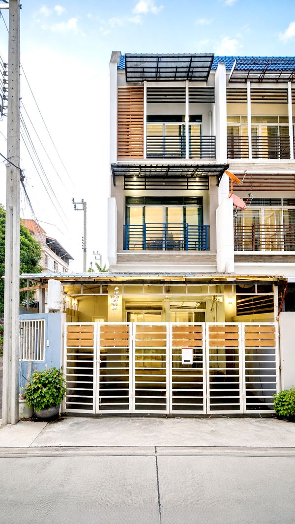 CB096♚Townhouse 3 bedrooms for sale⚝Lat Phrao-along Ramindra Expressway♜Near Central Eastville∞065-9423251,099-5919653▚Line@sureresidence