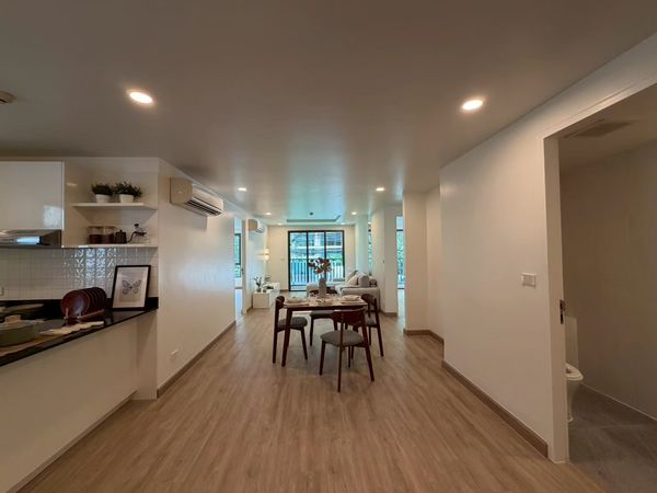For sale by owner: Renovated condo, this room is the cheapest in the lot. that we renovated And there is only one room in one corner on this floor.