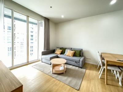 Condo for rent at 39 by Sansiri, Sukhumvit Soi 39. Fully furnished. Near BTS Phrom Phong. Convenient transportation. 56 sq m.