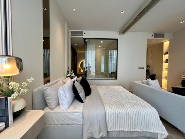 For Rent 📍Ashton Silom, Brand New Unit, Never Been Rented Before Rent only 45,000 THB/month