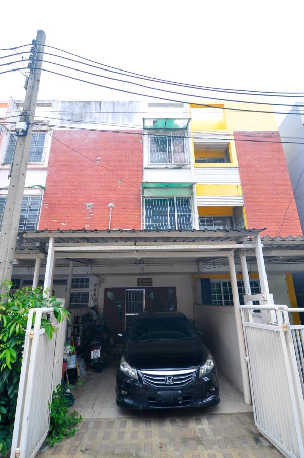 ขายทาวน์เฮ้าส์/ทาวน์โฮม  ซิตี้ทาวน์โฮม ลาดพร้าว 80 MRT-ลาดพร้าว 71 (สายสีเหลือง) วังทองหลาง เขต วังทองหลาง กรุงเทพ CX-171466