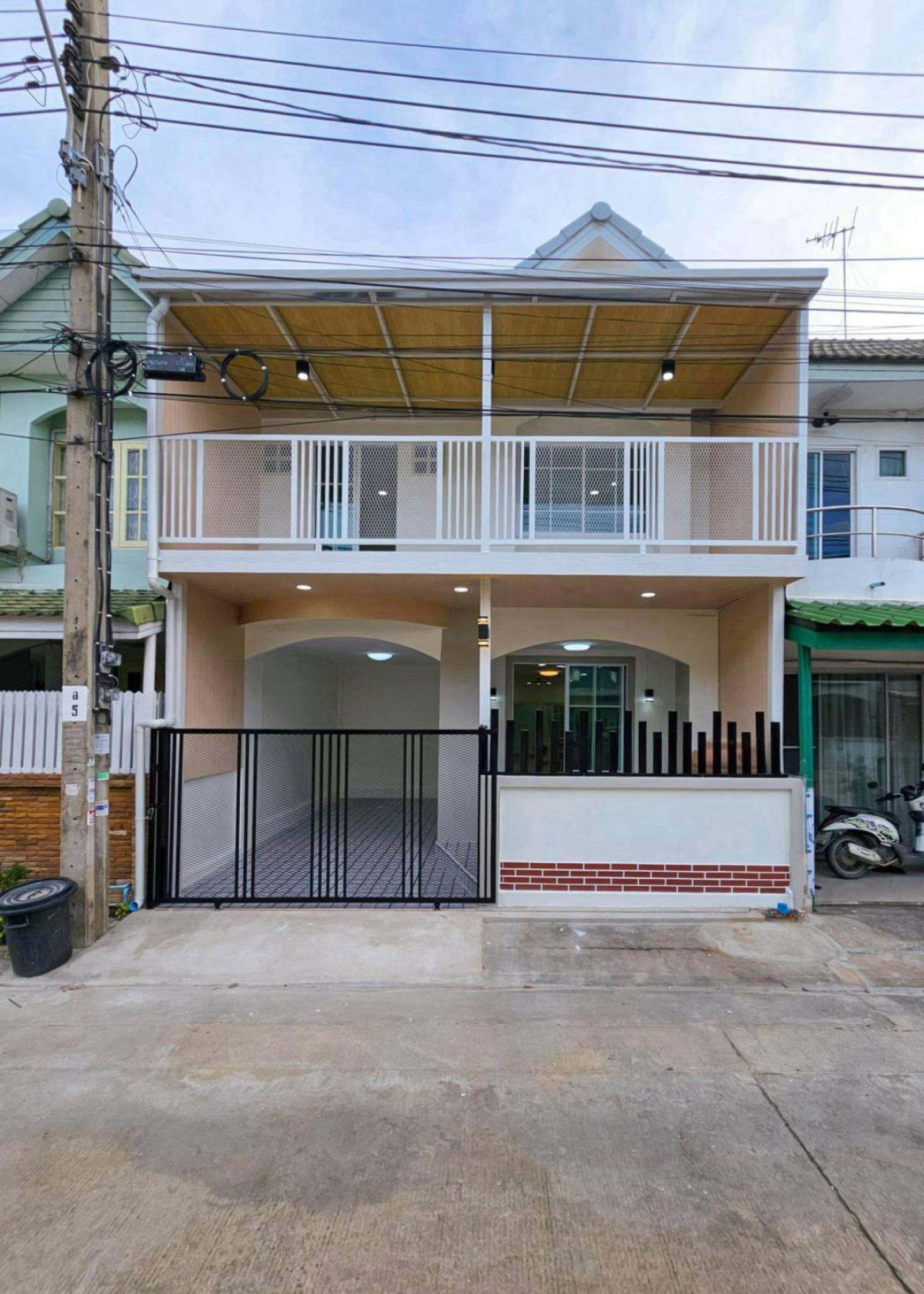 ขายทาวน์เฮ้าส์/ทาวน์โฮม บ้านสุชา รีโนเวทใหม่ ละหาร บางบัวทอง นนทบุรี CX-171403 ขายทาวน์เฮ้าส์/ทาวน์โฮม บ้านสุชา รีโนเวทใหม่ ละหาร บางบัวทอง นนทบุรี CX-171403
