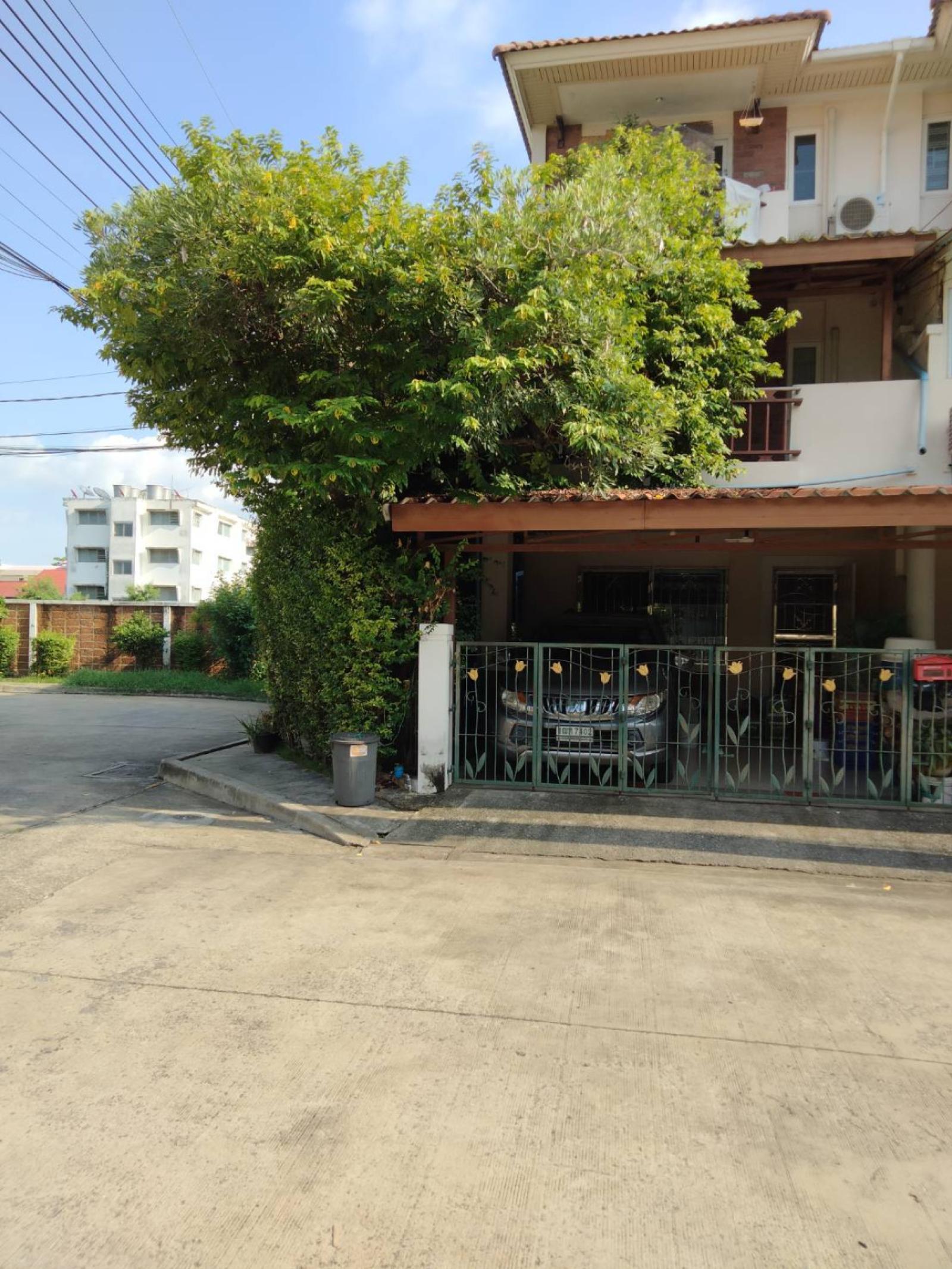 For Sale Townhouse/Townhome , Supalai Park Ville Ramintra 23 , corner unit , MRT-Lat Pla Khao , Tha Raeng , Bang Khen , Bangkok , CX-171274 For Sale Townhouse/Townhome , Supalai Park Ville Ramintra 23 , corner unit , MRT-Lat Pla Khao , Tha Raeng , Bang Khen , Bangkok , CX-171274