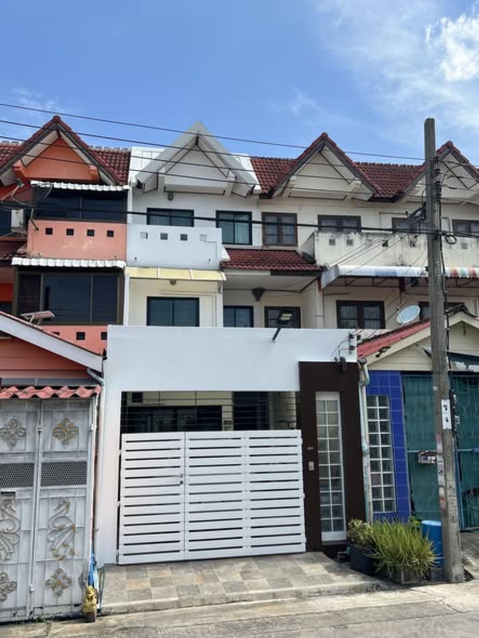 ขายทาวน์เฮ้าส์/ทาวน์โฮม บ้านวีเคโฮม รีโนเวทใหม่ ท่าข้าม เขต บางขุนเทียน กรุงเทพ CX-170775 ขายทาวน์เฮ้าส์/ทาวน์โฮม บ้านวีเคโฮม รีโนเวทใหม่ ท่าข้าม เขต บางขุนเทียน กรุงเทพ CX-170775