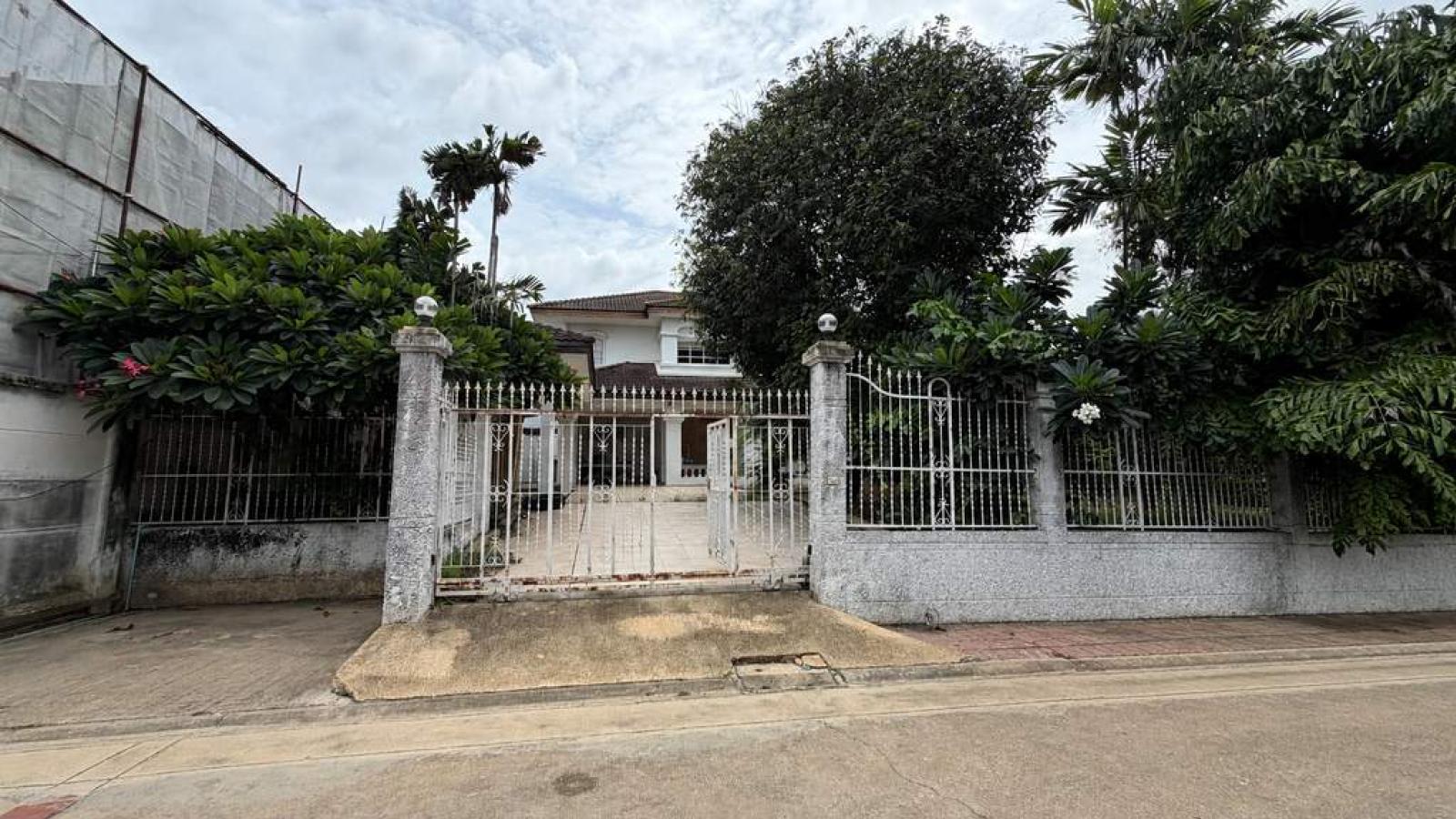 ลดาวัลย์ - ศรีนครินทร์ / 4 ห้องนอน (ขาย), Ladawan - Srinakarin / 4 Bedrooms (FOR SALE) DA225 ลดาวัลย์ - ศรีนครินทร์ / 4 ห้องนอน (ขาย), Ladawan - Srinakarin / 4 Bedrooms (FOR SALE) DA225