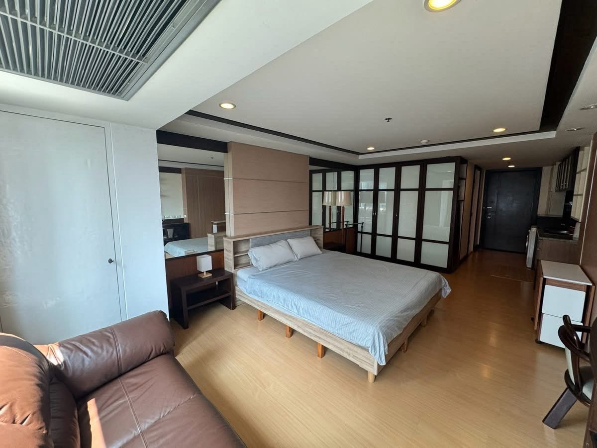 For Rent | The Trendy Condominium | Sukhumvit 13 | BTS Nana/ Asok | 35 sq.m. | 19,000 | Studio For Rent | The Trendy Condominium | Sukhumvit 13 | BTS Nana/ Asok | 35 sq.m. | 19,000 | Studio