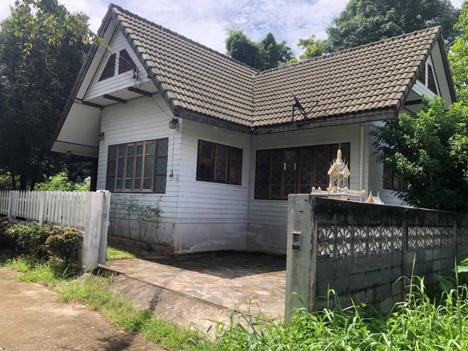 บ้านทรงสวย บรรยากาศดี มีต้นไม้ใหญ่ พิกัดอรัญญิก – รูปที่ 2