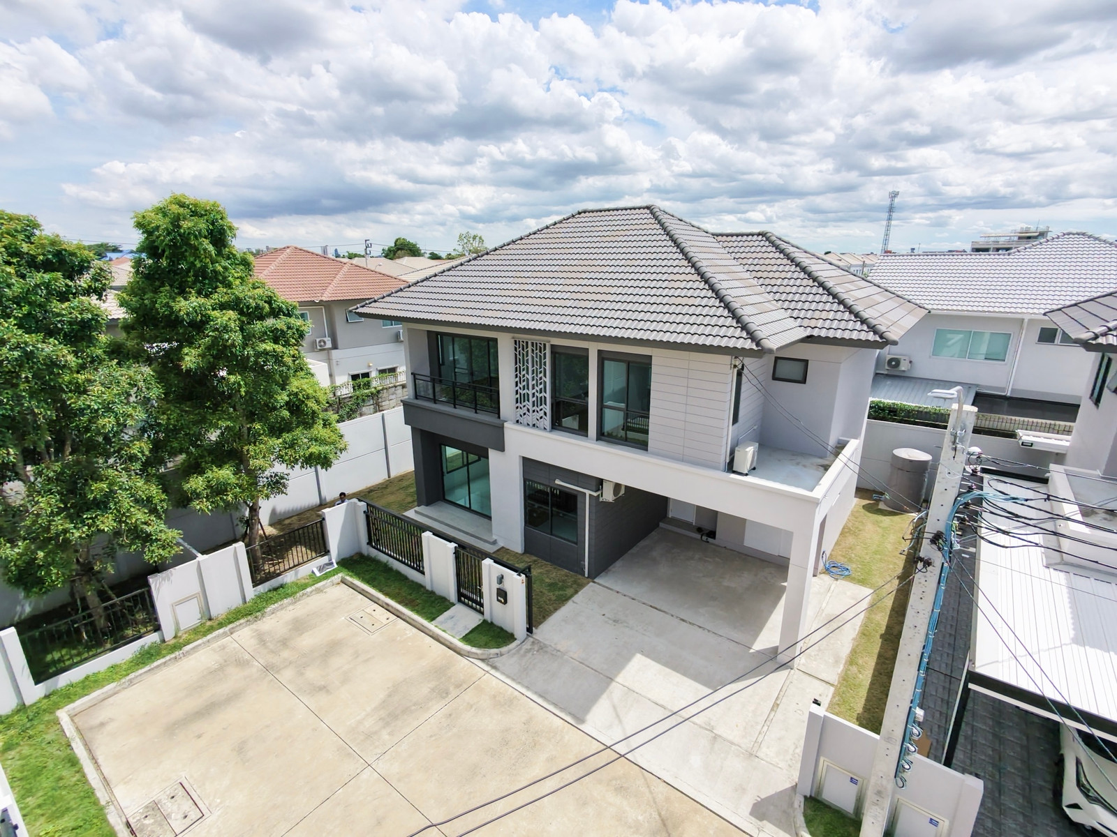 บ้านเดี่ยว ใหม่ สวย แปลงริม มุมส่วนตัว ชีวารมย์ นครอินทร์ (พระราม 5) บ้านหรู สไตล์ modern luxury เดินทางสะดวก ใกล้ ถนนราชพฤกษ์ ทางด่วน ประจิมรัถยา ศรีรัช  – รูปที่ 2