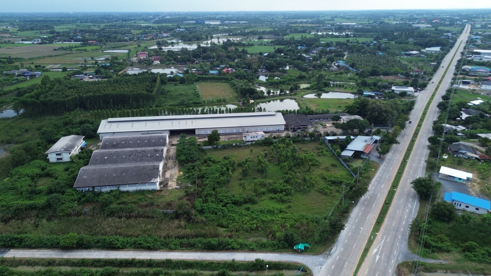 Land with Industrial Buildings for Sale & Rent | 17 Rai | 7,200 Sq.m. | Suphan Buri Land with Industrial Buildings for Sale & Rent | 17 Rai | 7,200 Sq.m. | Suphan Buri