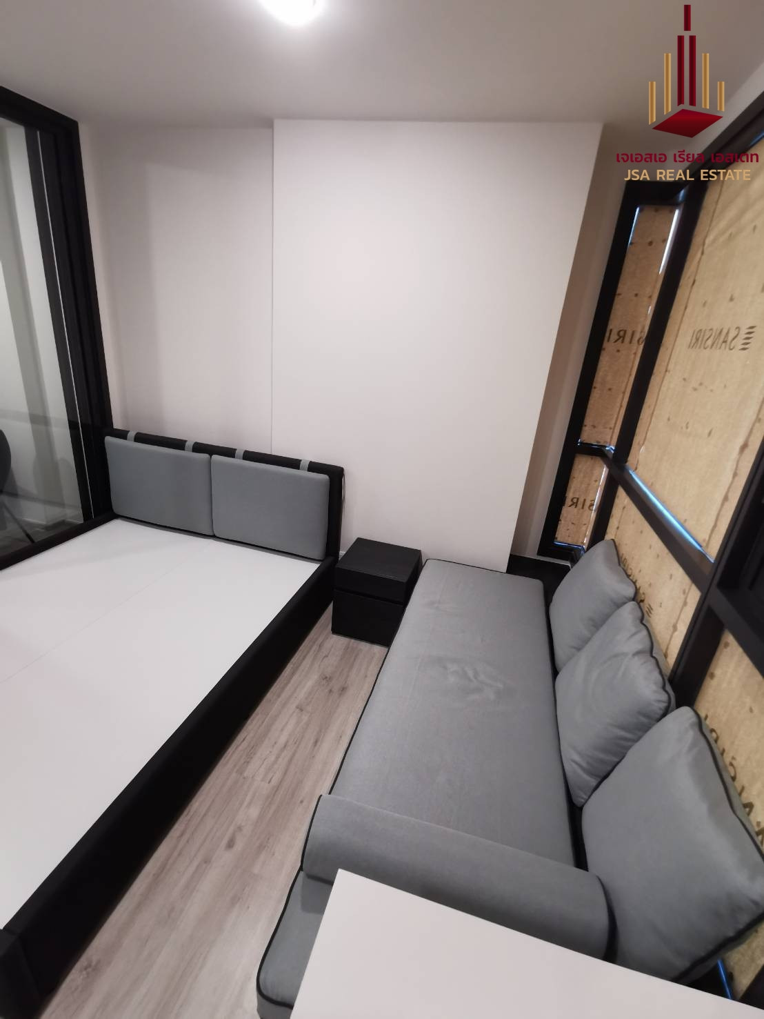 ✨ For Rent: XT Huaikhwang Condo ✨ 💰 Only 15,000 THB/month 