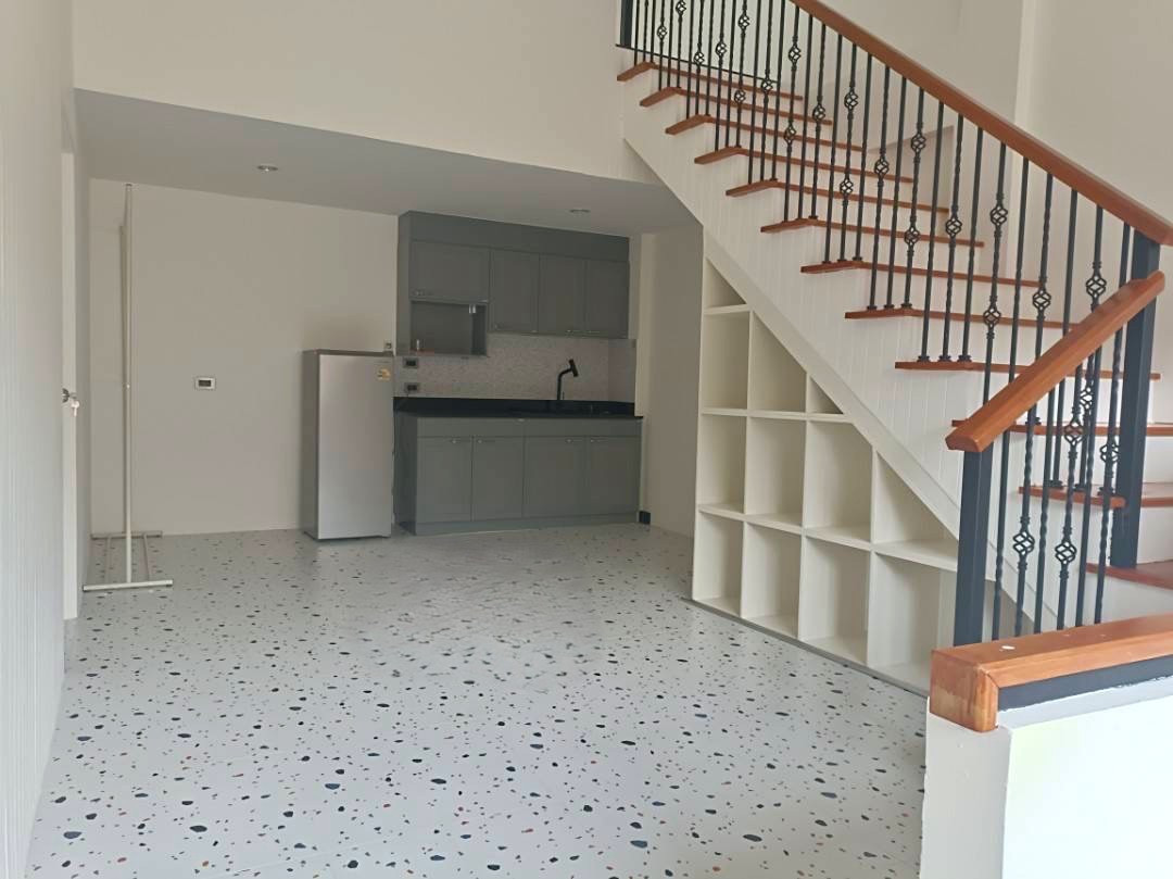 Townhome next to Nichdathani, 2 units connected, 6 bedrooms, beautifully decorated with built-in furniture.