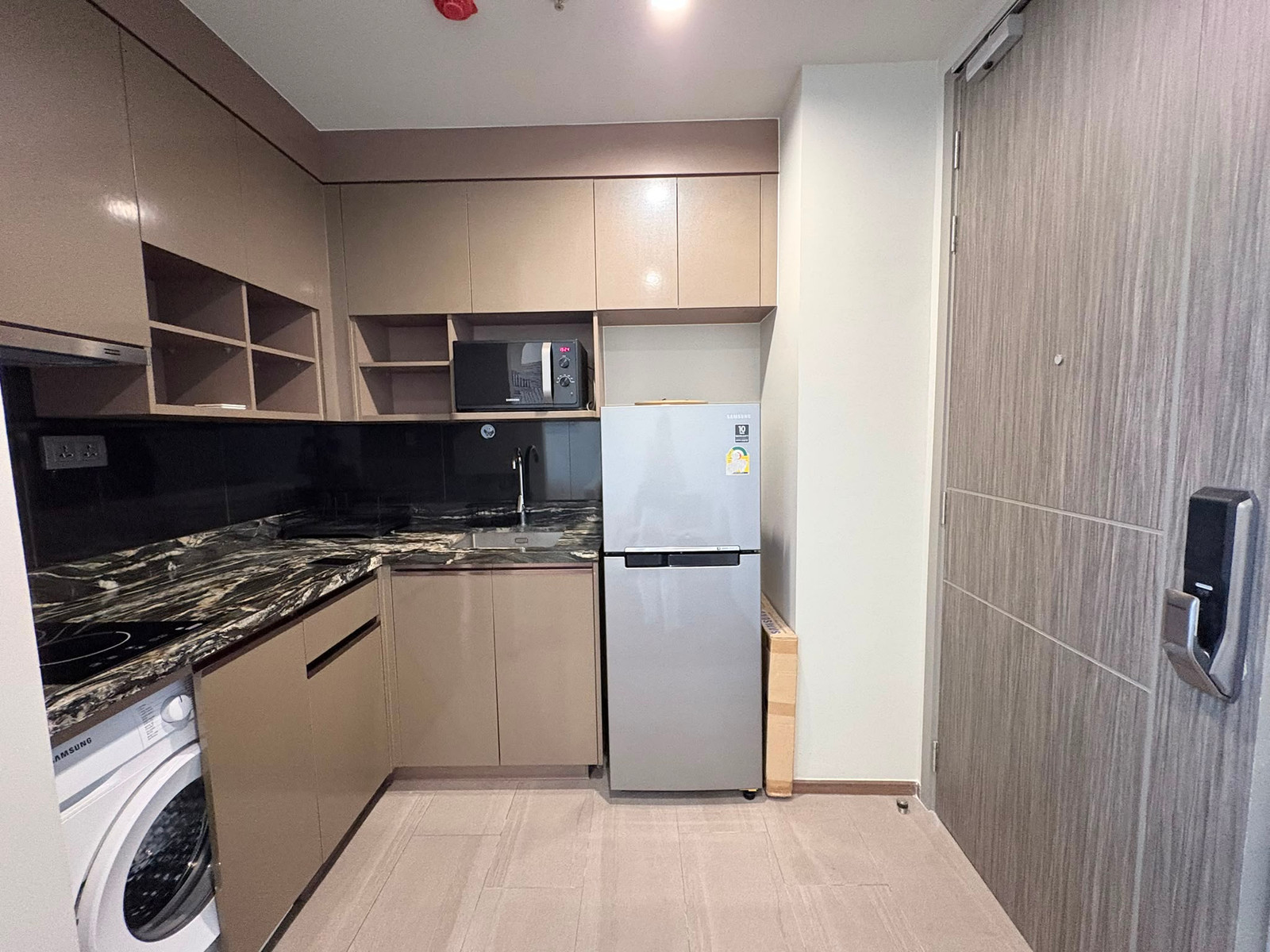 This unit is vacant and able to move in IMMEDIATELY! Price >> 23,000 baht >> 35th floor Fully Furnished Cheapest Price !!!! – รูปที่ 4