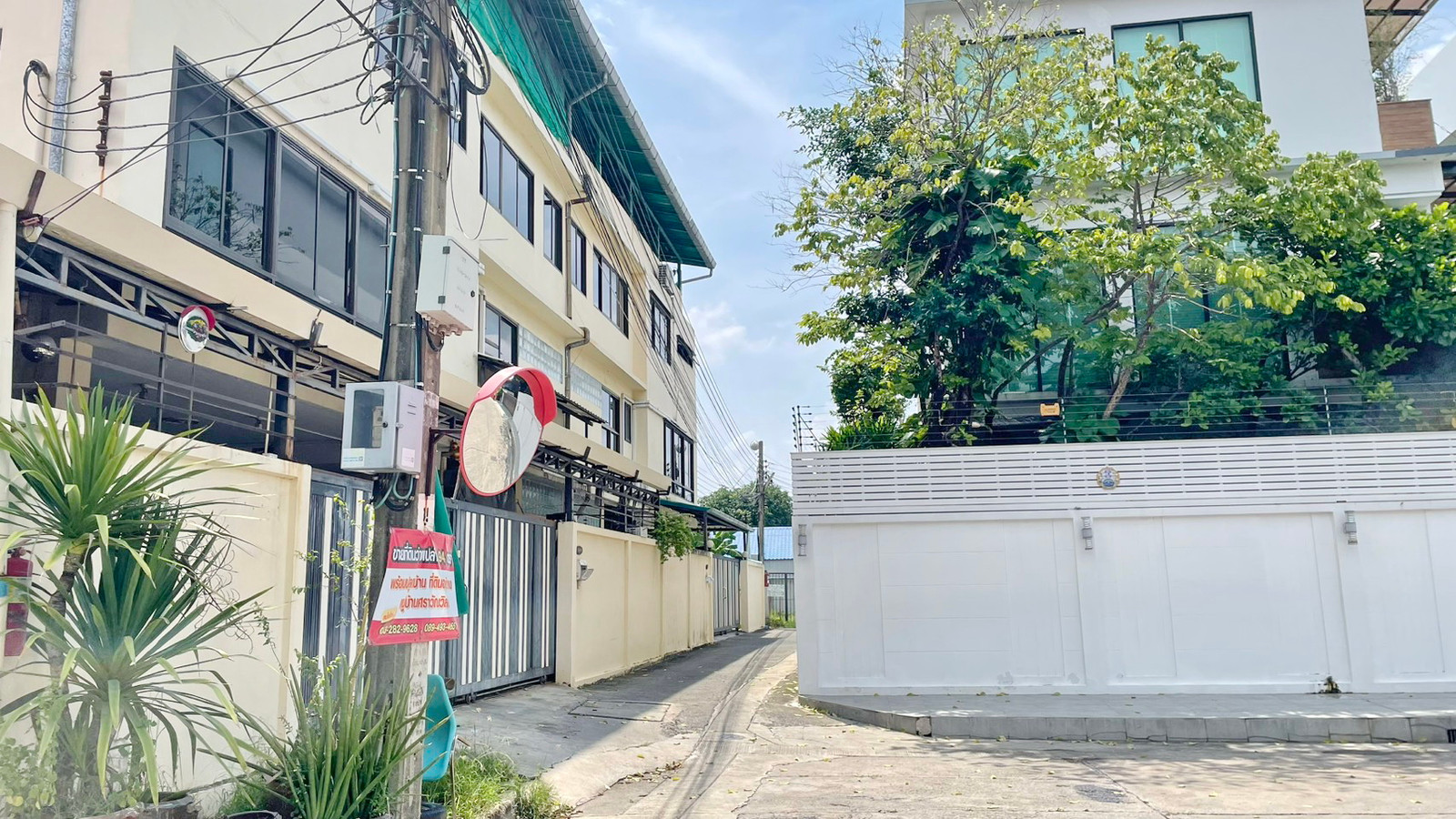 ให้เช่า บ้านเดี่ยวขนาดใหญ่ 4 ชั้น หลังมุม   ข้างCentral แจ้งวัฒนะ28