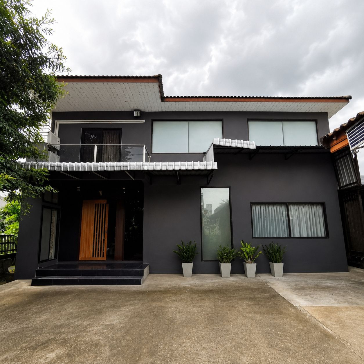 ขายขาดทุนด่วน Home Office ใกล้รถไฟฟ้าย่านรามอินทรา 6 นอน 4 น้ำ เป็นได้ทั้ง บ้าน Office Studio