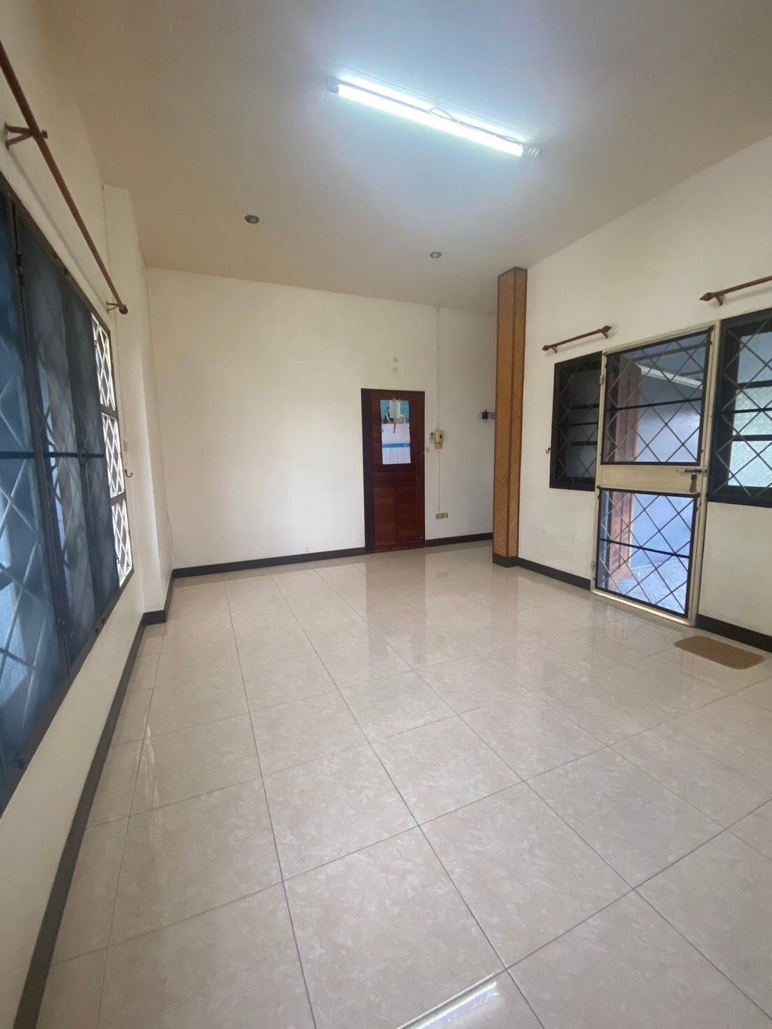 บ้านทรงสวย บรรยากาศดี มีต้นไม้ใหญ่ พิกัดอรัญญิก – รูปที่ 4