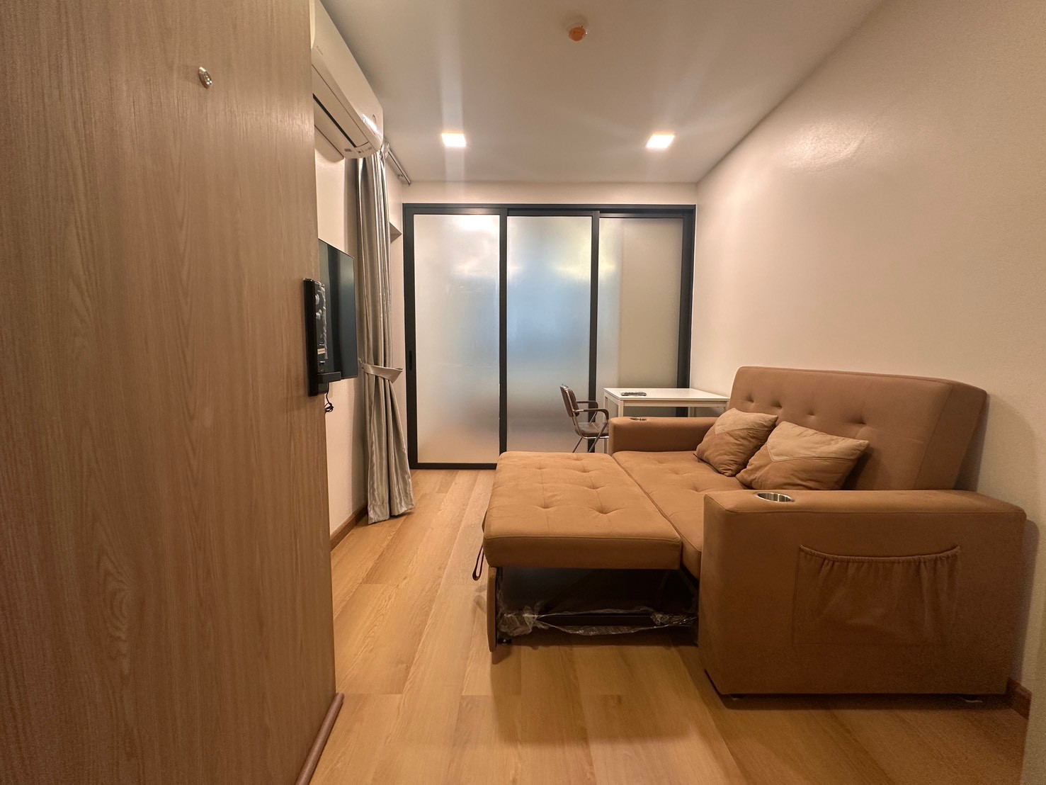 🔥The Nest Chula Samyan, nice room as shown on the cover. There is a shuttle van for Chula zone. 🔥The Nest Chula Samyan, nice room as shown on the cover. There is a shuttle van for Chula zone.
