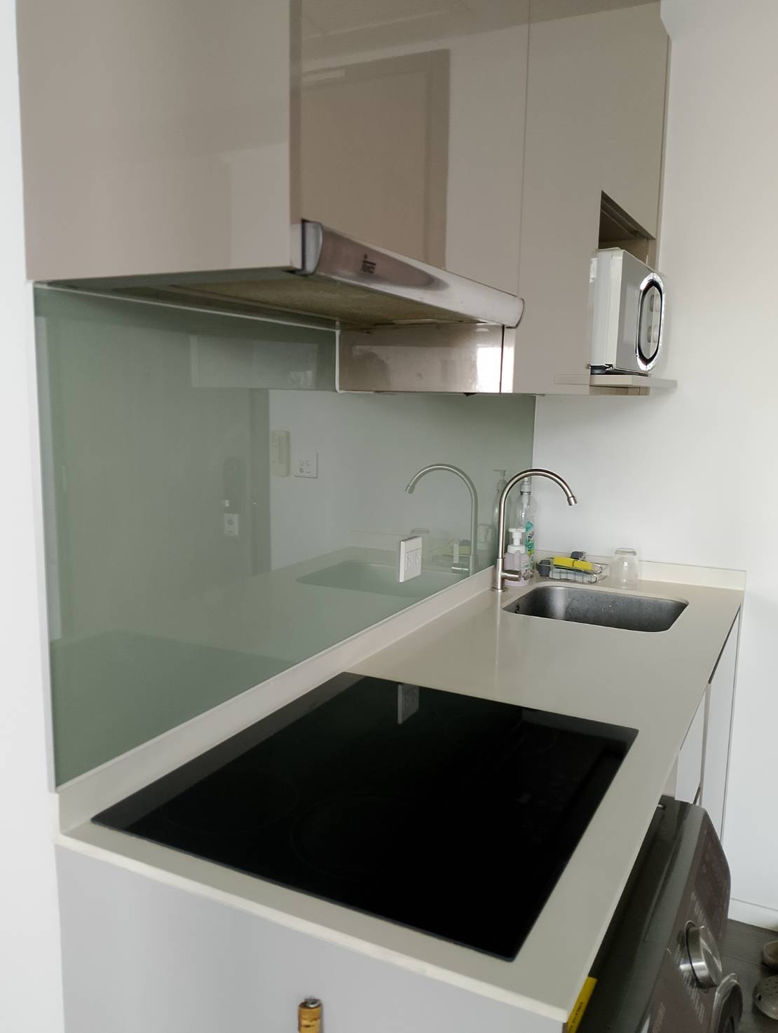 Condo 2 bedrooms, 2 bathrooms, 52.5 square meters.