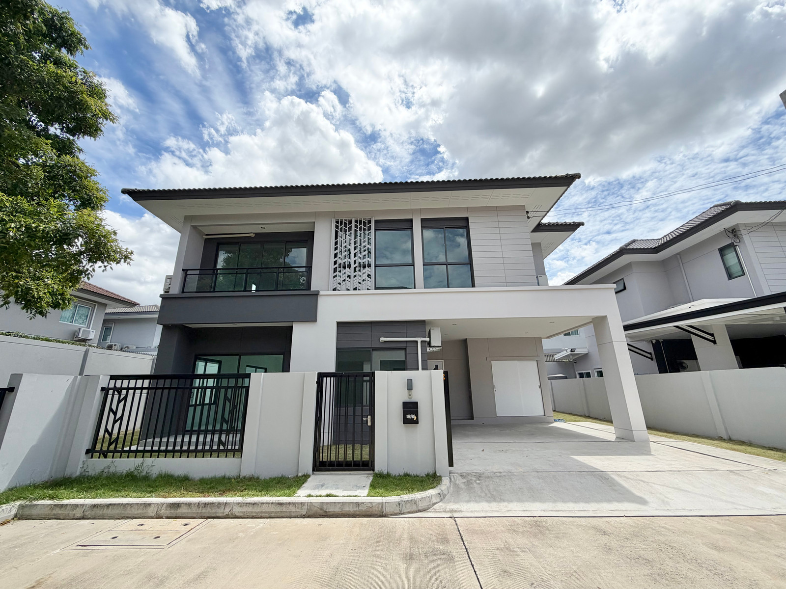 บ้านเดี่ยว ใหม่ สวย แปลงริม มุมส่วนตัว ชีวารมย์ นครอินทร์ (พระราม 5) บ้านหรู สไตล์ modern luxury เดินทางสะดวก ใกล้ ถนนราชพฤกษ์ ทางด่วน ประจิมรัถยา ศรีรัช  – รูปที่ 3