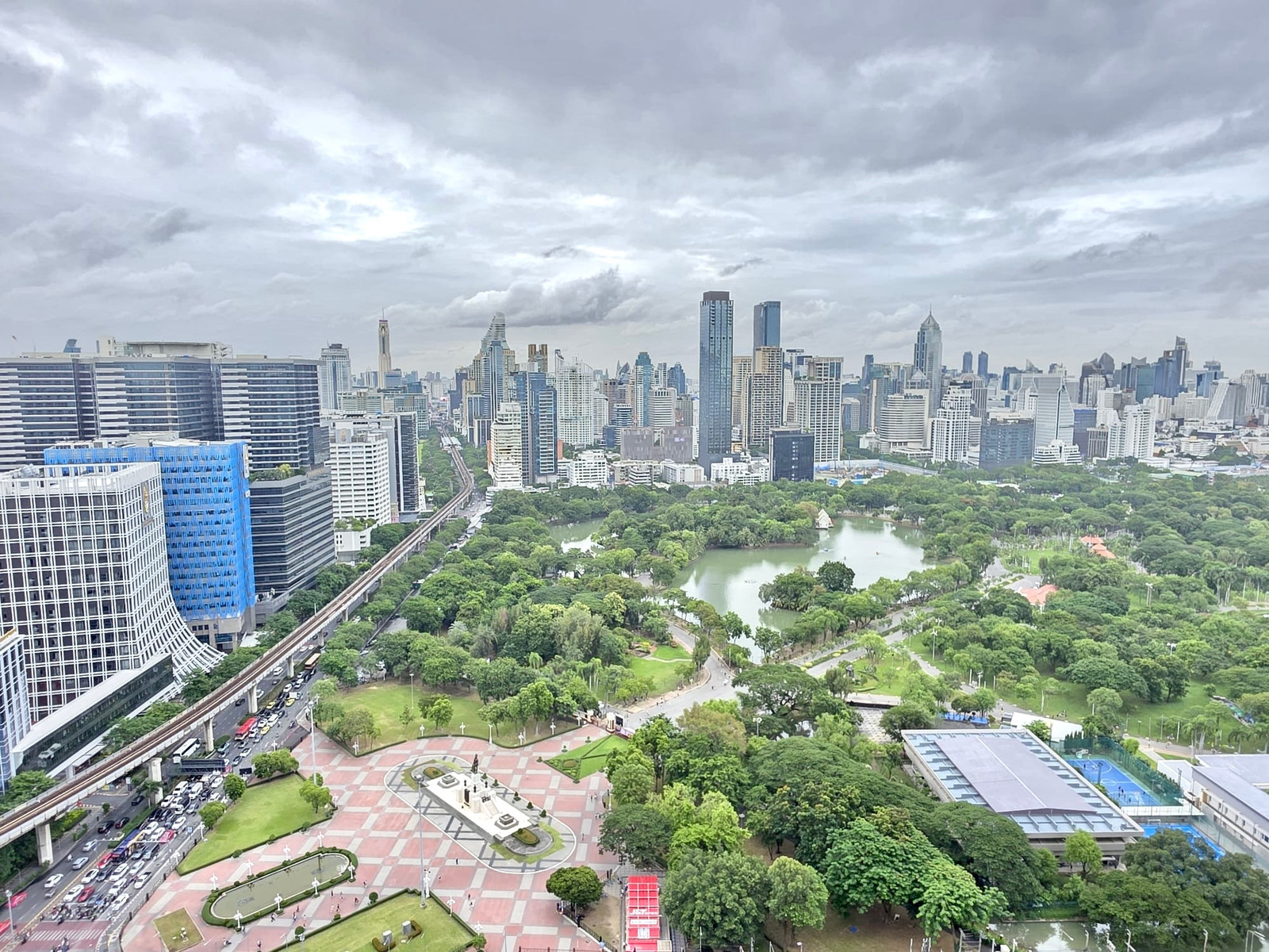 Dusit Parkside Penthouse Combine: 504.6sqm. 6+1bed 7bath + 2 maid quarter 197,298,000 Am: 0656199198