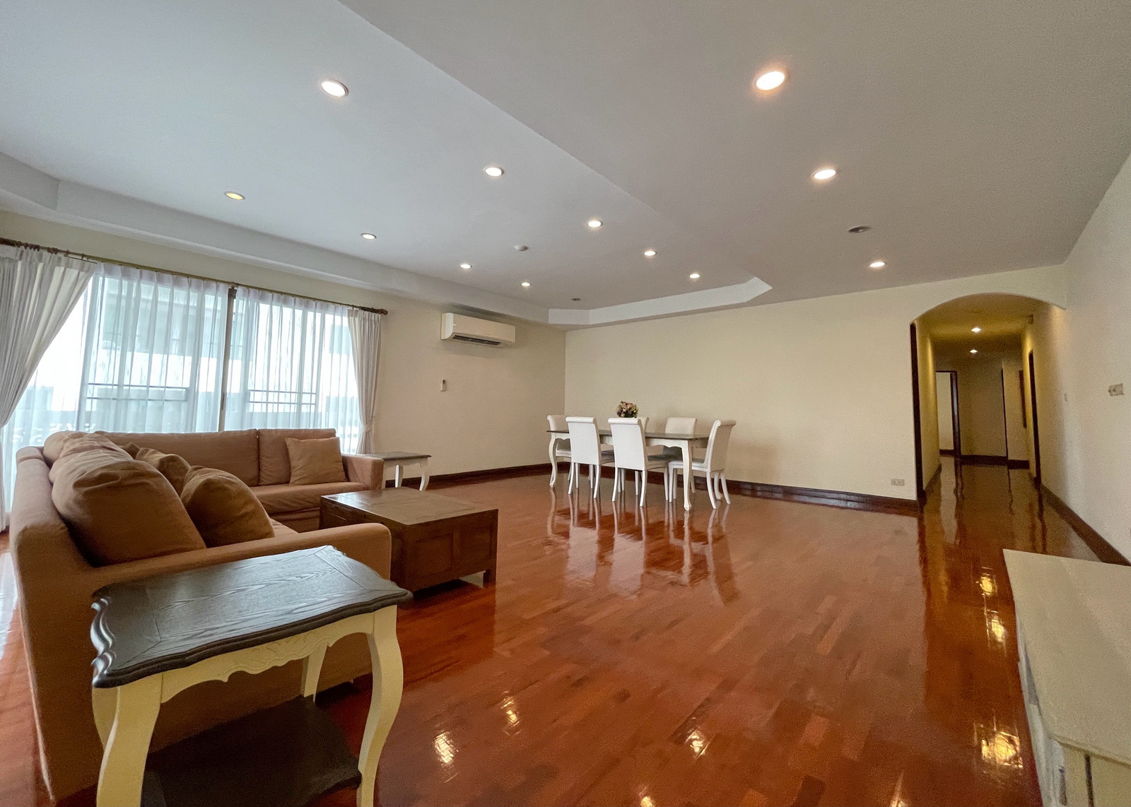 Cat Friendly Private Apartment 172 Sq.m. on Wireless Road (Wittayu) | 2 Beds 2 Baths with Maid Room Cat Friendly Private Apartment 172 Sq.m. on Wireless Road (Wittayu) | 2 Beds 2 Baths with Maid Room