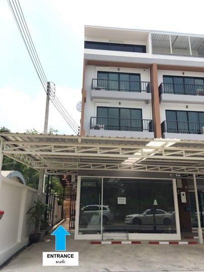 Corner townhome for sale In front of Rangsit University, 300 meters to the front of the university, 10 bedrooms, 11 bathrooms. Corner townhome for sale In front of Rangsit University, 300 meters to the front of the university, 10 bedrooms, 11 bathrooms.