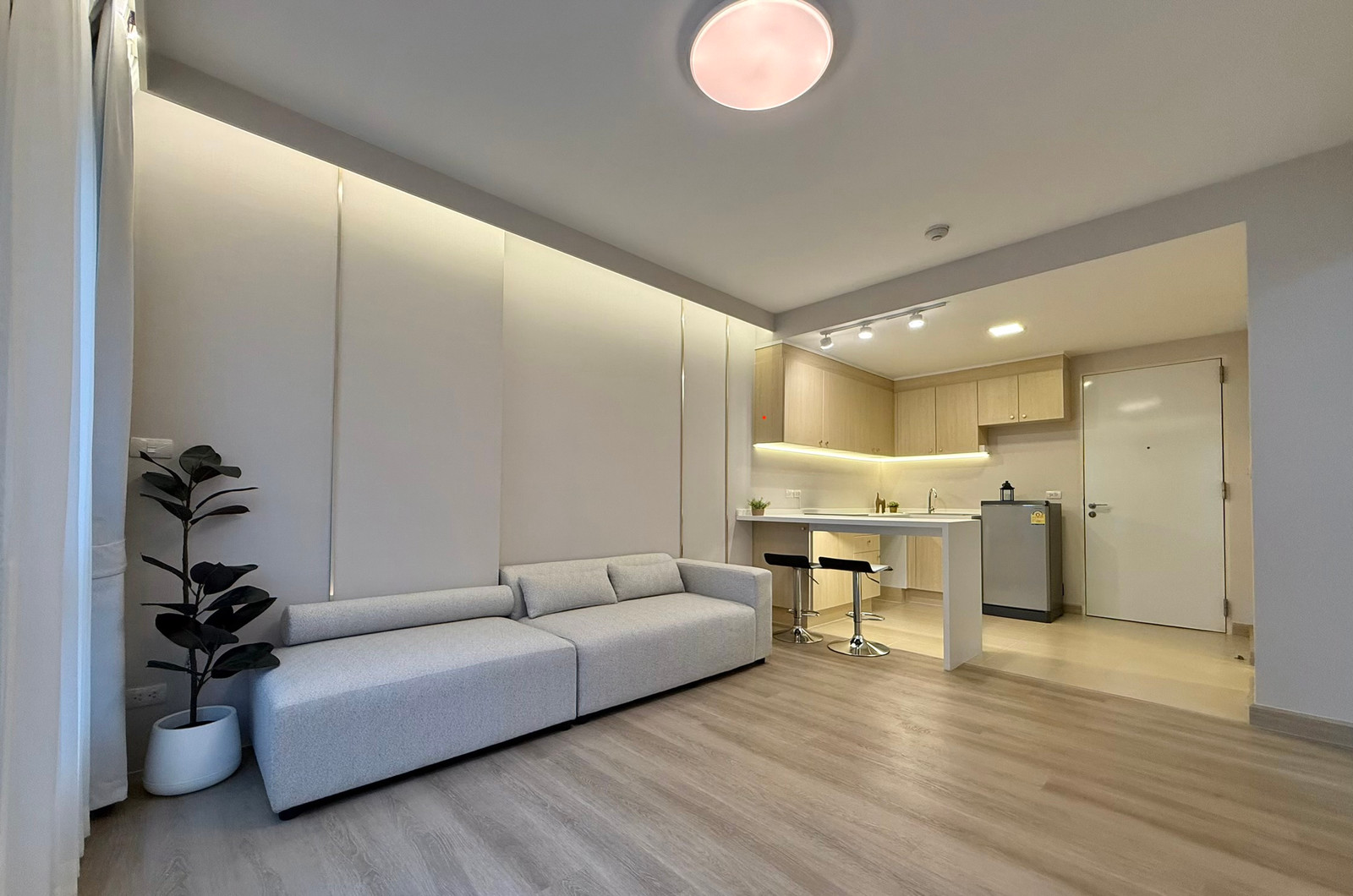 Condo for sale: The Sense Sukhumvit 68, size 42.82 sq m., near BTS Udomsuk, beautiful room, newly decorated. Condo for sale: The Sense Sukhumvit 68, size 42.82 sq m., near BTS Udomsuk, beautiful room, newly decorated.
