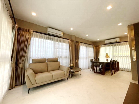 [ให้เช่า] หมู่บ้าน เวนิว โฟล์ว พระราม 5 / 4 ห้องนอน 4 ห้องน้ำ / 50 ตรว. 200 ตรม. **50,000** บ้านเดี่ยวหลังมุมใน ตกแต่งสวย เฟอร์นิเจอร์และเครื่องใช้ไฟฟ้าครบชุด เดินทางสะดวก พร้อมเข้าอยู่ ใกล้เดอะวอล์ค ราชพฤกษ์ – รูปที่ 2