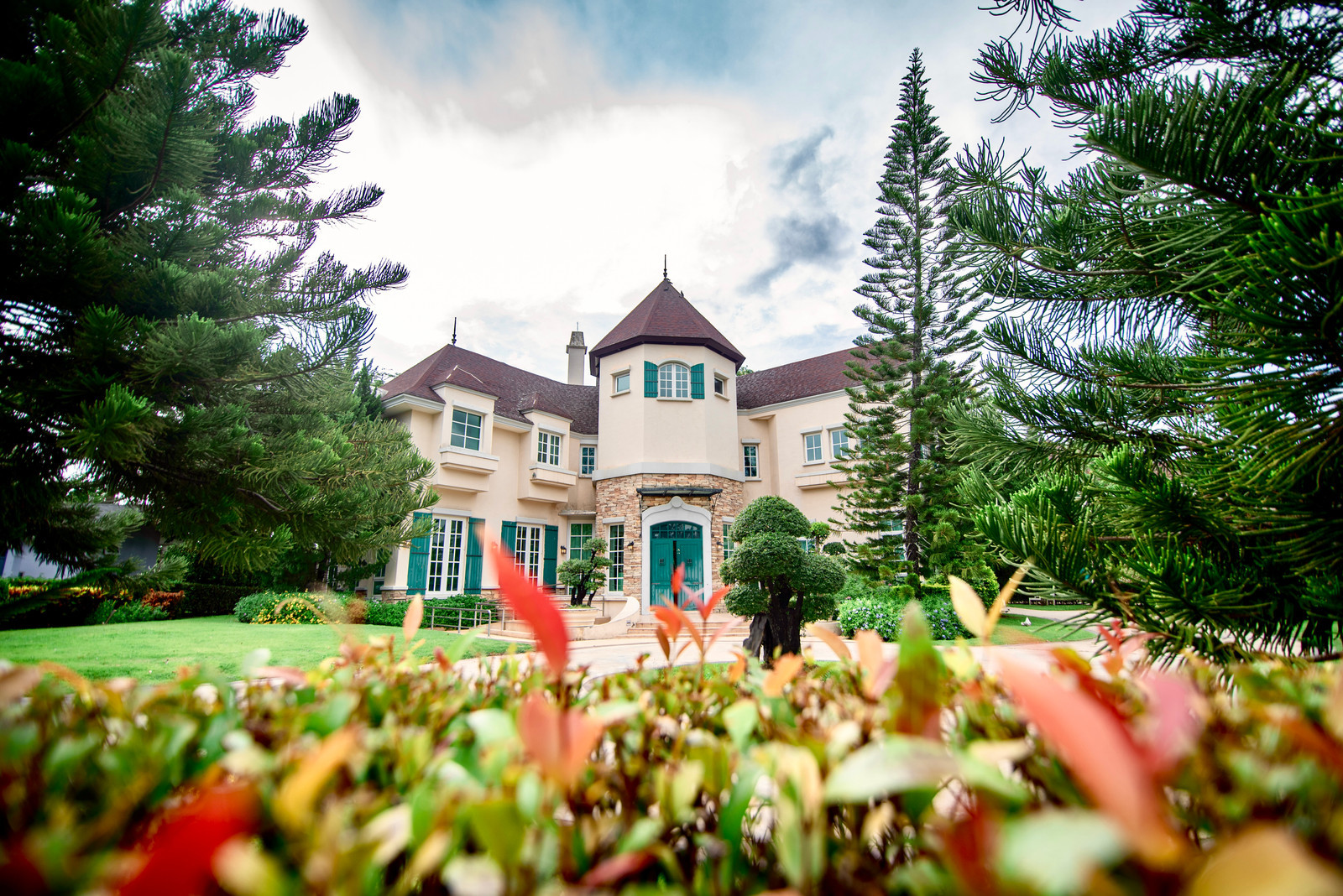🏡✨ ขายบ้านเดี่ยว 𝗠𝗔𝗚𝗡𝗢𝗟𝗜𝗔𝗦 𝗙𝗥𝗘𝗡𝗖𝗛 𝗖𝗢𝗨𝗡𝗧𝗥𝗬 𝗞𝗛𝗔𝗢 𝗬𝗔𝗜 แมกโนเลียส์ เฟรนช์ คันทรี เขาใหญ่ บ้าน Type A ใหญ่สุด 467 ตร.ว. ติดลำตะคอง 53 ล้าน