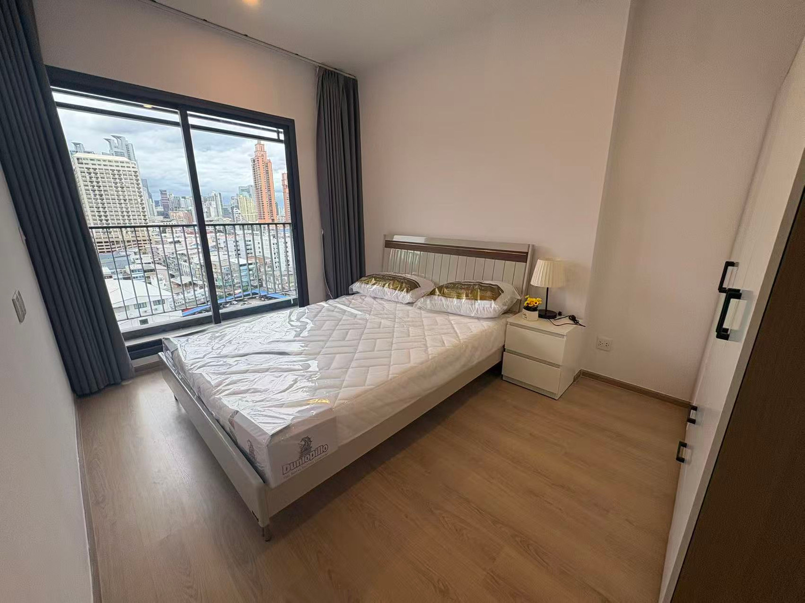 For Rent!!! | Life Asoke – Rama 4 |📍Prime Rama 4 location | Beautiful unit at a great price | Fully furnished and ready to move in immediately