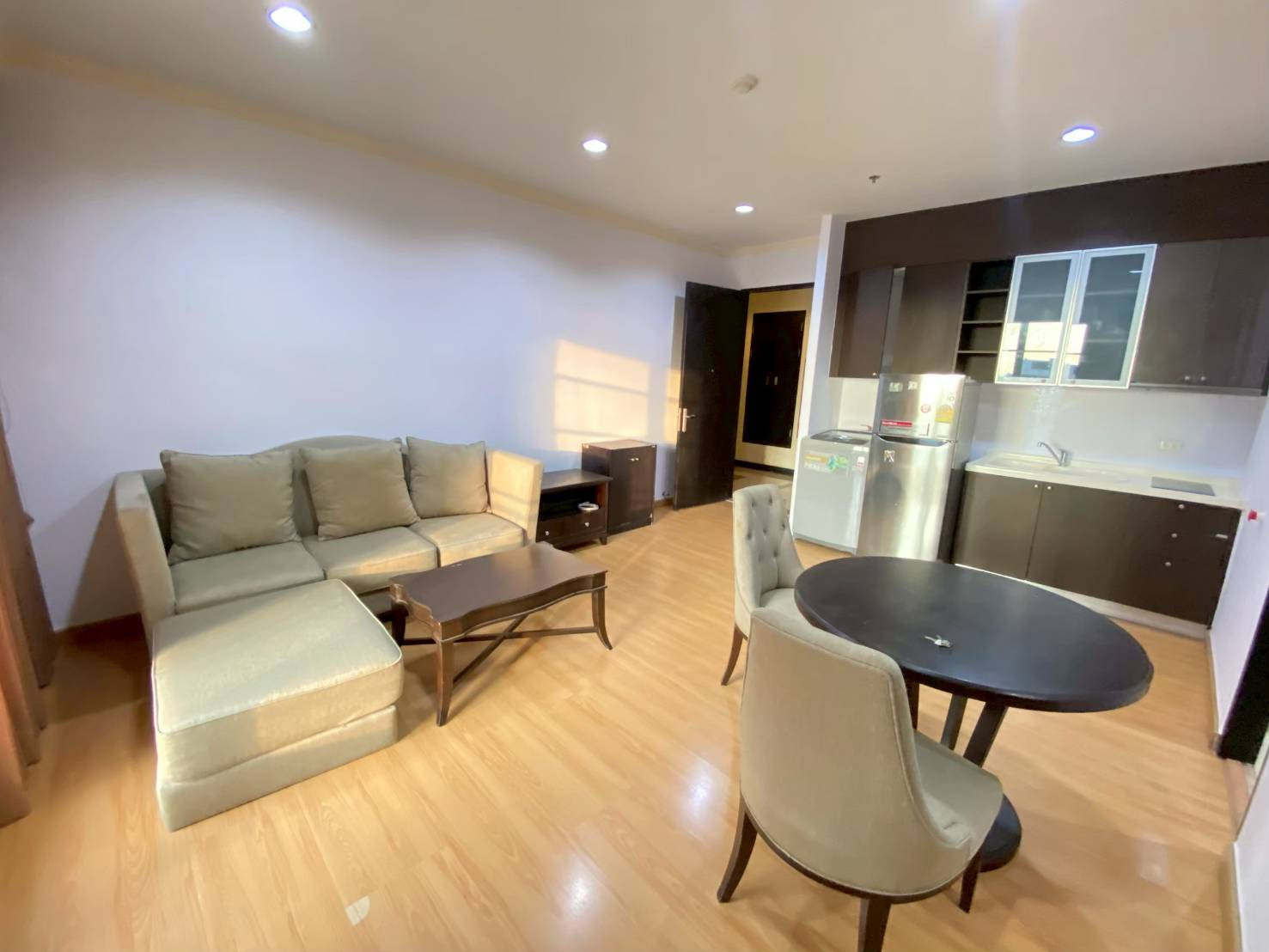 🏙️ Discover Perfect City Living in the Heart of Bangkok! For Rent: Baan Klang Krung Siam-Pathumwan 🏙️ Discover Perfect City Living in the Heart of Bangkok! For Rent: Baan Klang Krung Siam-Pathumwan