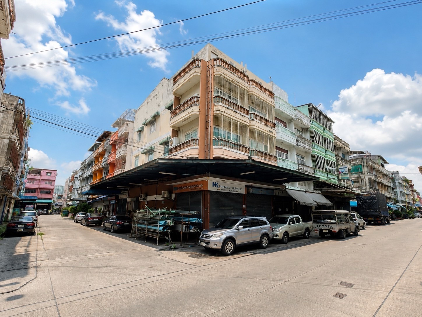 Office for rent, Soi Phetkasem 102/3 | 128 sq m     Wide space, good price • Free Wi-Fi • Free parking • Convenient transportation