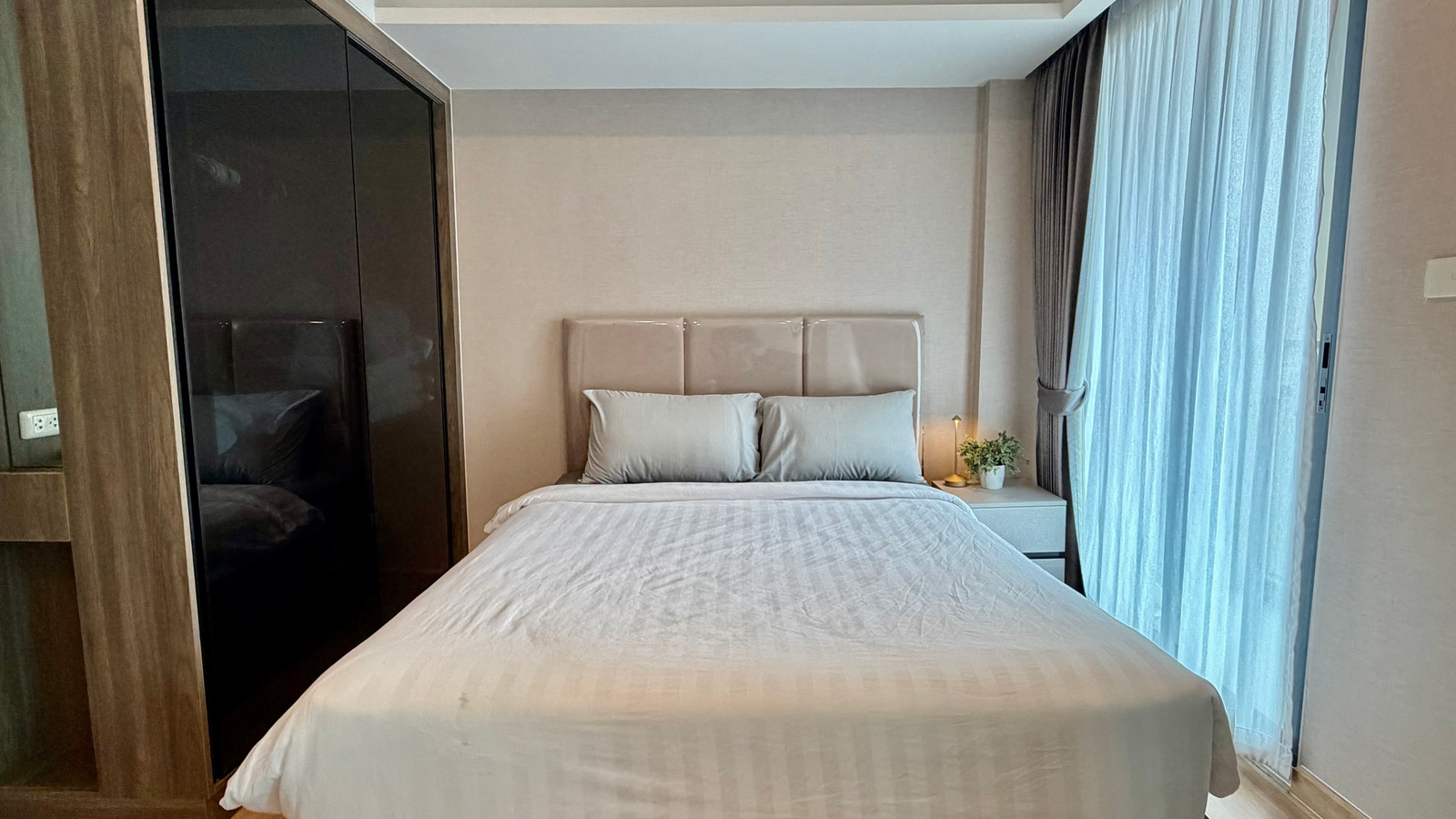 Premium City Living, 1-Bed Deluxe at LLOYD Soonvijai-Thonglor 🏙️✨ 100 meters to Bangkok Hospital ***FREE High-Speed Internet – รูปที่ 3