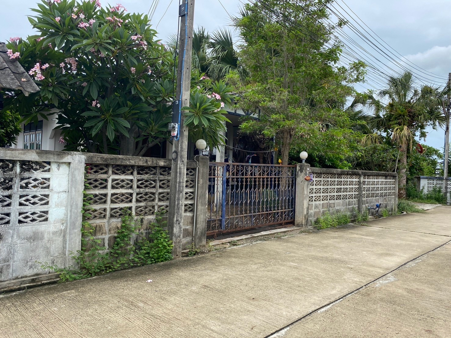Single-storey detached house for rent, Mueang District, Prachuap Province.