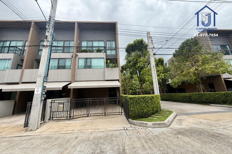 ขายทาวน์โฮม 3 ชั้น บ้านกลางเมือง บางนา-วงแหวน หลังมุม ถนนคู่ขนานกาญจนาภิเษก ใกล้เมกาบางนา,สนามบินสุวรรณภูมิ ขายทาวน์โฮม 3 ชั้น บ้านกลางเมือง บางนา-วงแหวน หลังมุม ถนนคู่ขนานกาญจนาภิเษก ใกล้เมกาบางนา,สนามบินสุวรรณภูมิ