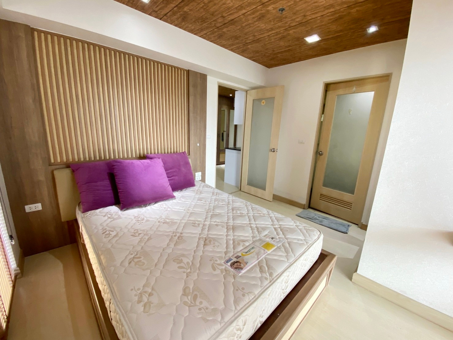 🔥 ขายด่วนถูกสุดๆ! คอนโดใจกลางอโศก–เพชรบุรี My Resort Bangkok ราคาเพียง 3.29 ล้านบาท พร้อมเฟอร์นิเจอร์และเครื่องใช้ไฟฟ้าครบ หิ้วกระเป๋าเข้าอยู่ได้เลย 🏙️✨