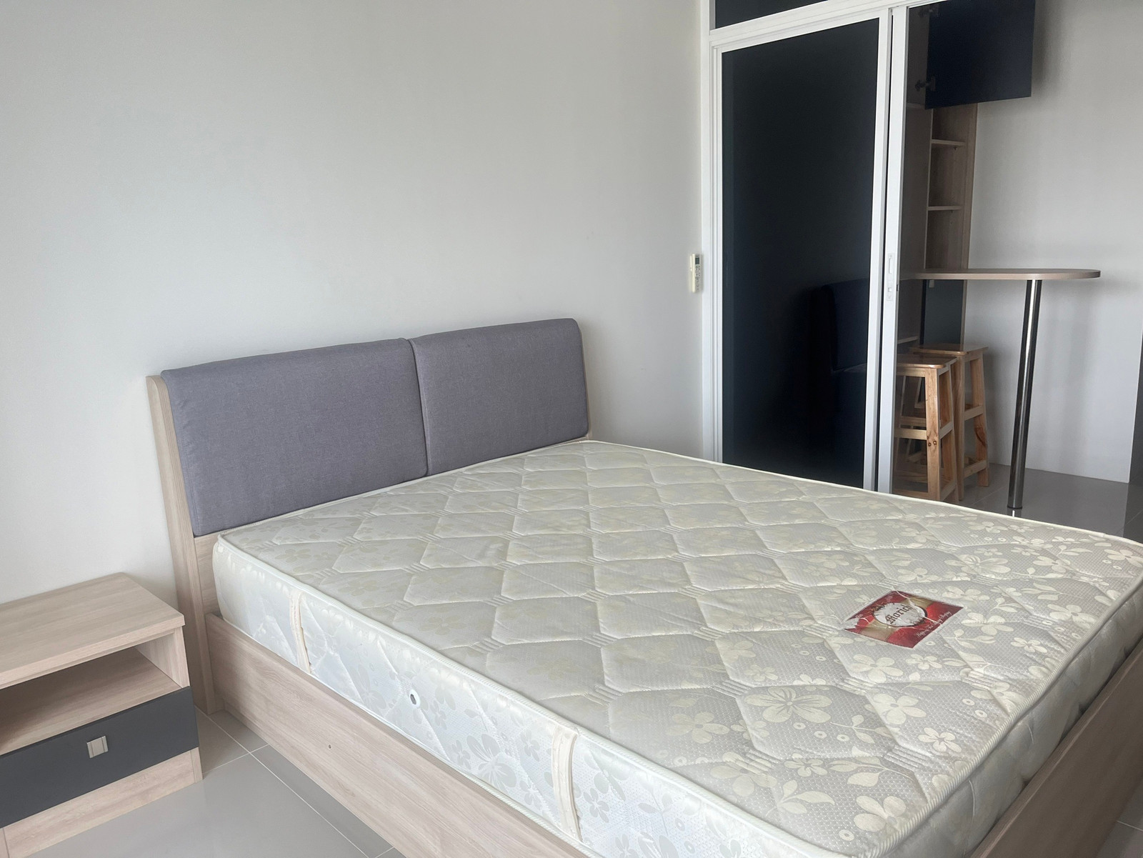 ขาย คอนโด อัสสกาญจน์ เพลส ศรีนครินทร์ (Assakarn Place Srinakarin) ชั้น 33 พื้นที่ 29.24 Sqm แบบห้อง 1BD (1 นอน 1 น้ำ) เฟอร์นิเจอร์ เครื่องใช้ไฟฟ้าครบ พร้อมอยู่ ติดถนนใหญ่ ใกล้รถไฟฟ้า 3 สาย ราคาขาย 2,650,000 บาท ขาย คอนโด อัสสกาญจน์ เพลส ศรีนครินทร์ (Assakarn Place Srinakarin) ชั้น 33 พื้นที่ 29.24 Sqm แบบห้อง 1BD (1 นอน 1 น้ำ) เฟอร์นิเจอร์ เครื่องใช้ไฟฟ้าครบ พร้อมอยู่ ติดถนนใหญ่ ใกล้รถไฟฟ้า 3 สาย ราคาขาย 2,650,000 บาท