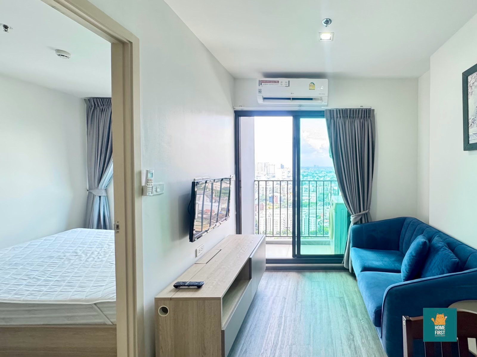 Rich Park Triple Station Srinakarin, 1 bedroom, 28 sq m., fully furnished, 12,000 baht.