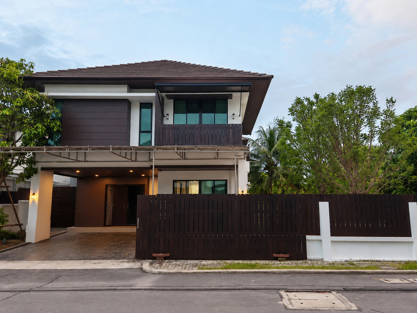 บ้านเดี่ยวให้เช่า Lake View Park บางนา เลี้ยงสัตว์ได้ พร้อมเข้าอยู่ 
