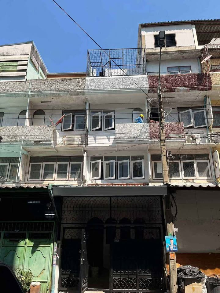 For rent, 4-story home office, newly renovated, Charoen Nakhon 14 location, near Sathorn and Silom and BTS Krung Thonburi, only 30,000/month! Can be used to register companies and keep records. For rent, 4-story home office, newly renovated, Charoen Nakhon 14 location, near Sathorn and Silom and BTS Krung Thonburi, only 30,000/month! Can be used to register companies and keep records.