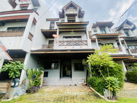 ทาวน์เฮาส์ 3 ชั้น เนื้อที่ 28 ตรว สุขุมวิท 77 อ่อนนุช 21-1 รีโนเวทใหม่ ตกแต่งสวย ทาวน์เฮาส์ 3 ชั้น เนื้อที่ 28 ตรว สุขุมวิท 77 อ่อนนุช 21-1 รีโนเวทใหม่ ตกแต่งสวย
