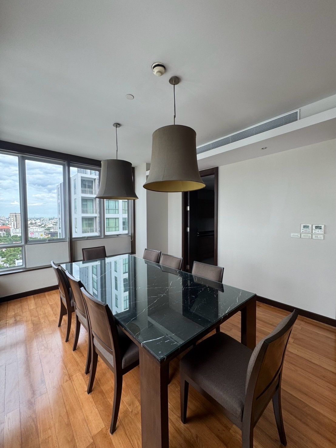 For Rent Thonglor Apartments 3 Beds 3 Baths near BTS Thonglor Station distance 650 Meters