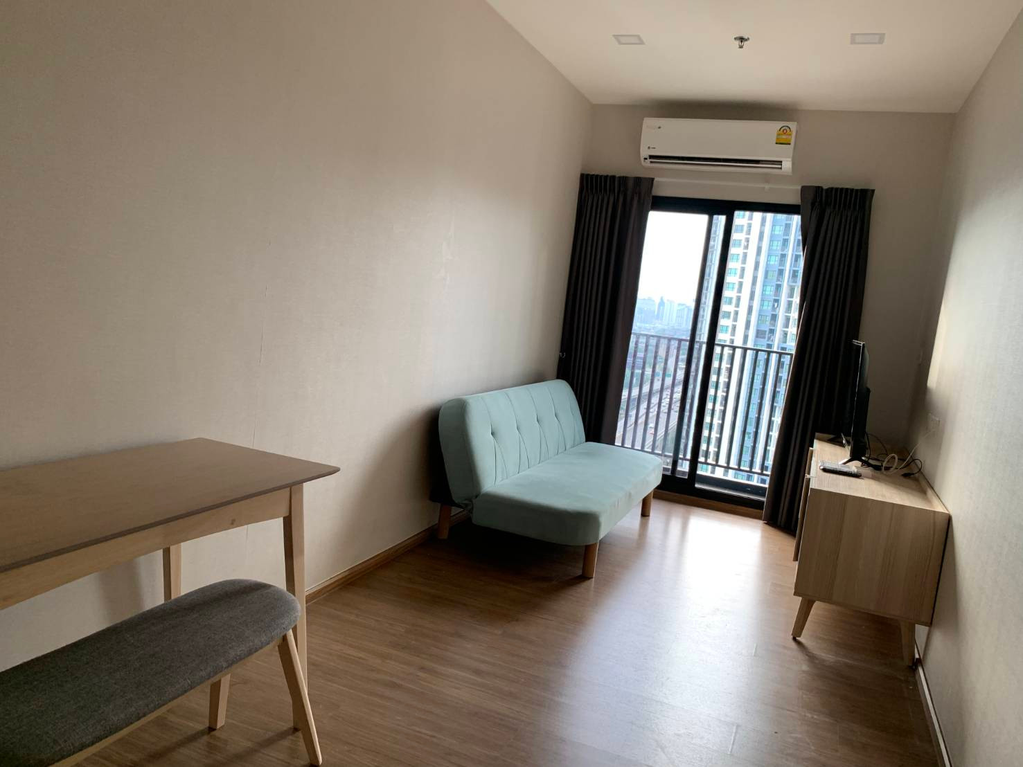 Condo for rent Metris Rama 9 - Ramkhamheang, fully furnished condo, ready to move in, near the Airport. Link Ramkhamhaeng and the Orange Line!!