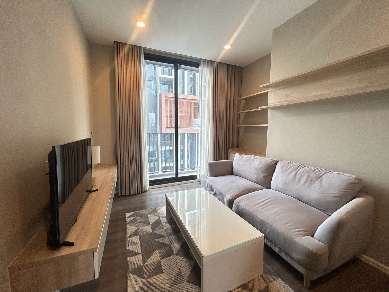 Condo for rent Whizdom Essence near BTS Punnawithi (Rt-01) Condo for rent Whizdom Essence near BTS Punnawithi (Rt-01)