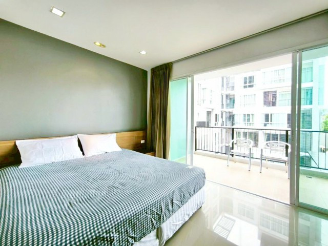 Urbany Condominium, 1 bedroom, 1 bathroom, near Star Night Bazaar, 600 m., 4th floor, usable area 35 sq m., One Bed room, complete with furniture and electrical appliances.