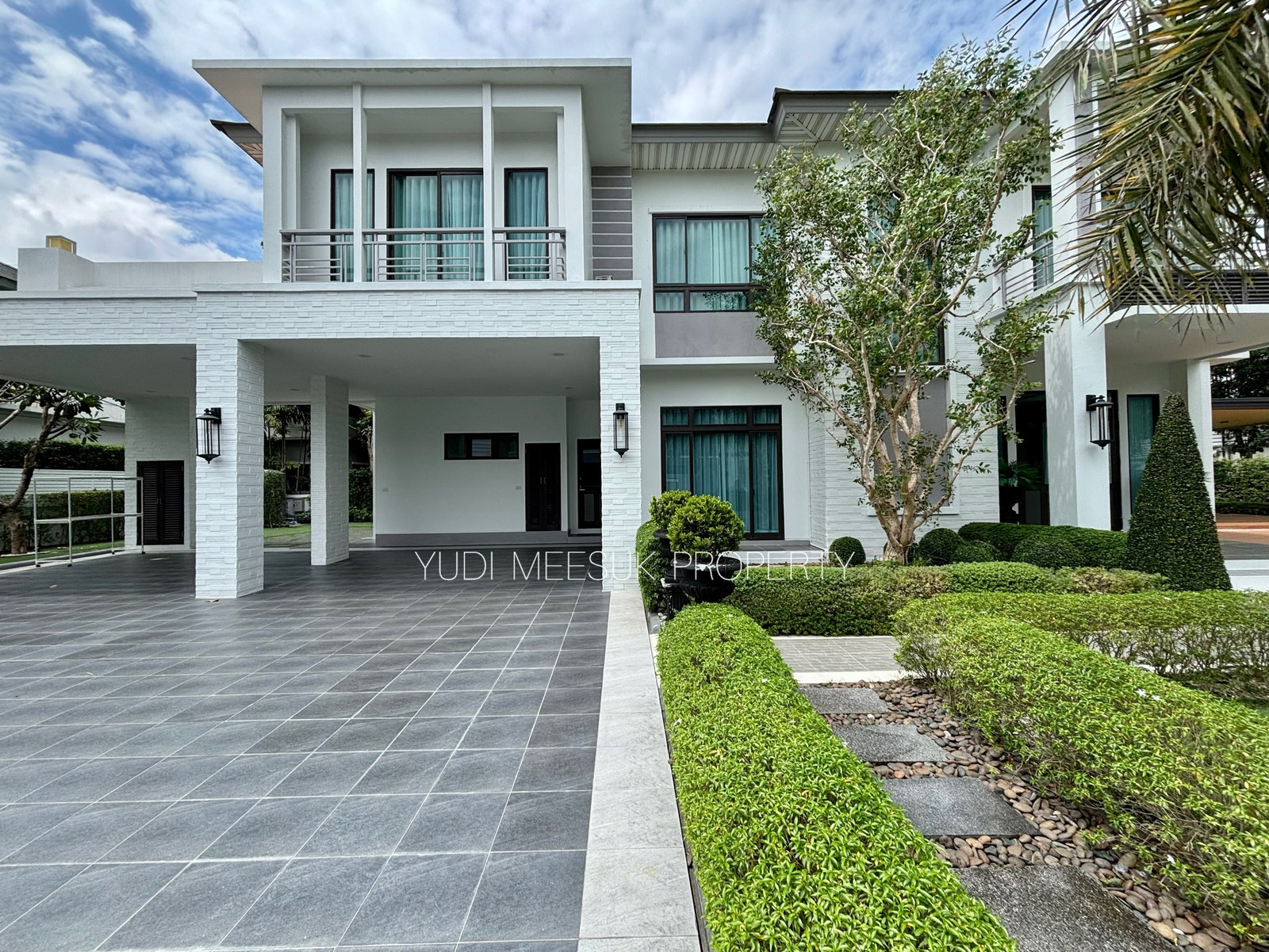 บ้านรูให้เช่า ใกล้ห้างสรรพสินค้า ใกล้สนามบินสุวรรณภูมิ