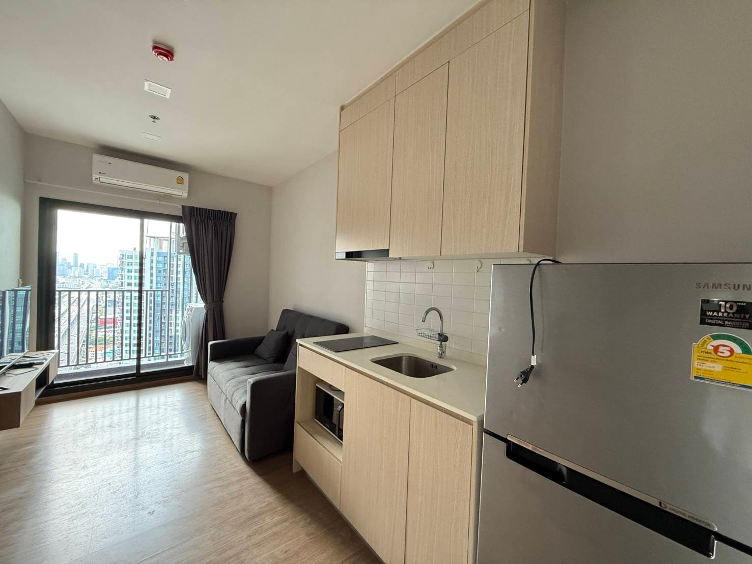 Condo for rent Metris Rama 9 - Ramkhamheang, fully furnished condo, ready to move in, near the Airport. Link Ramkhamhaeng and the Orange Line!!