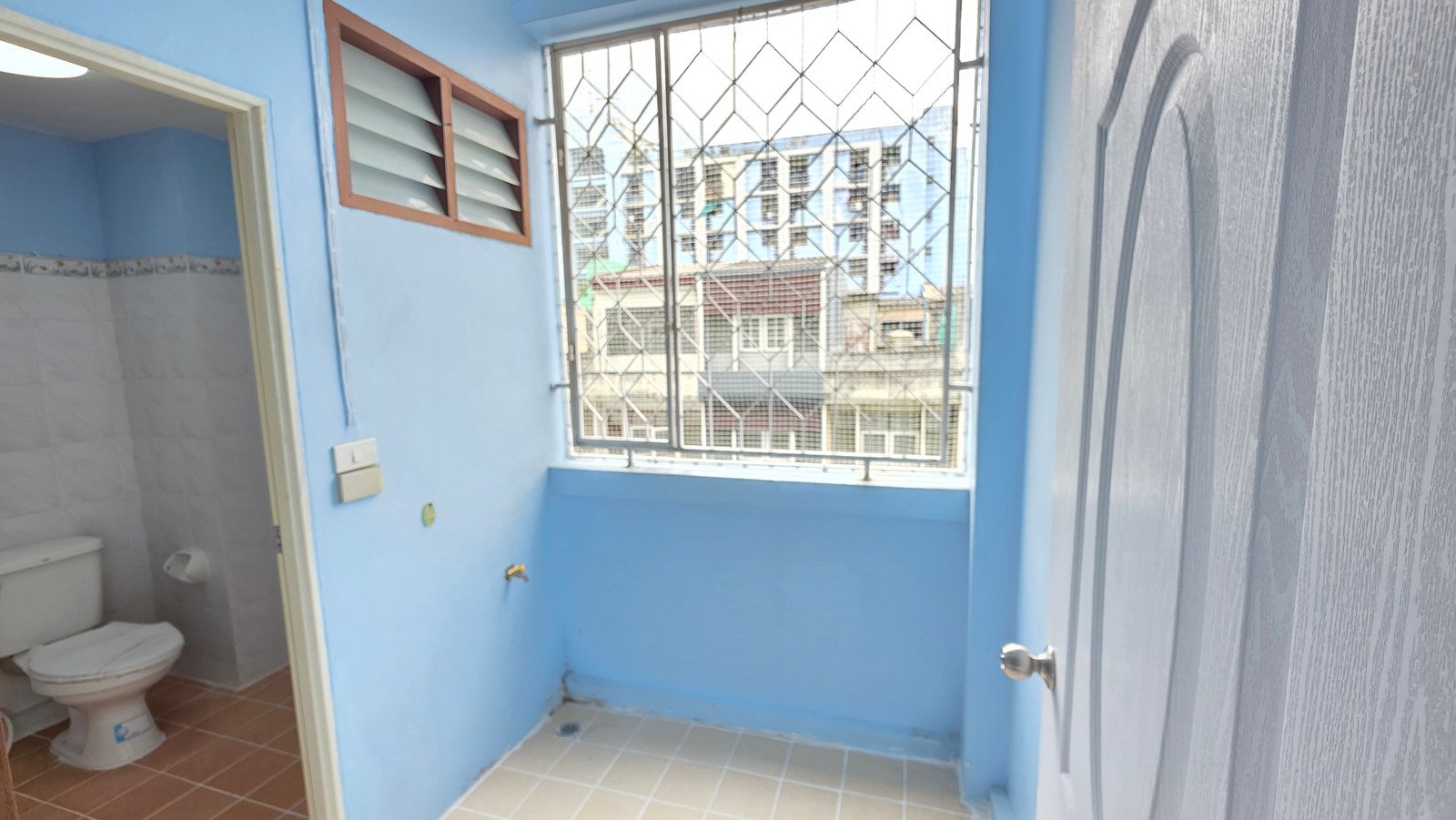 ขายคอนโด รุ่งโรจน์คอนโดเทล เพชรเกษม 81/1 ขนาด 2 ห้องนอน 2 ห้องน้ำ 55 ตรม. – รูปที่ 3