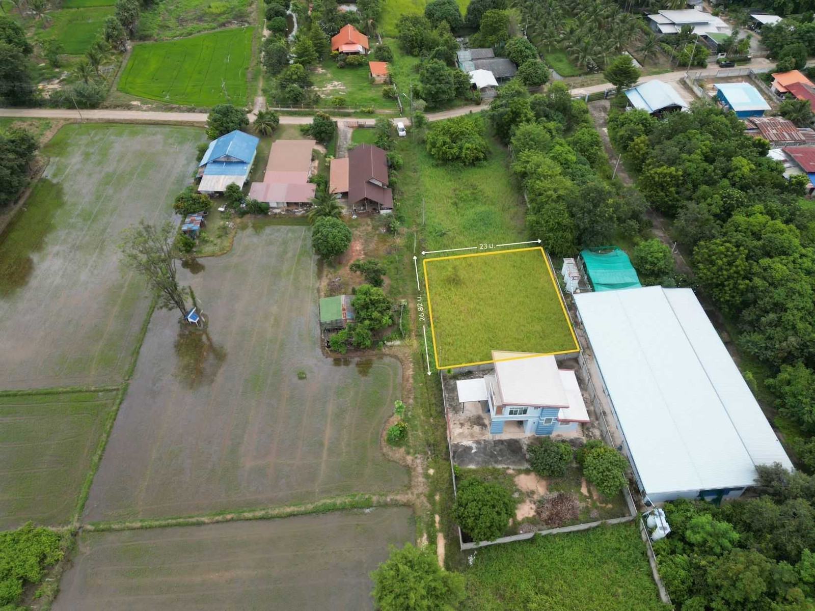 Beautiful vacant land plot Suitable for building a house in Hua Ro location. – รูปที่ 3